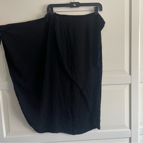 Reformation black full wrap skirt solid black 20142 - Picture 3 of 8
